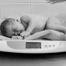 新生児の体重管理